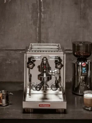 LA PAVONI